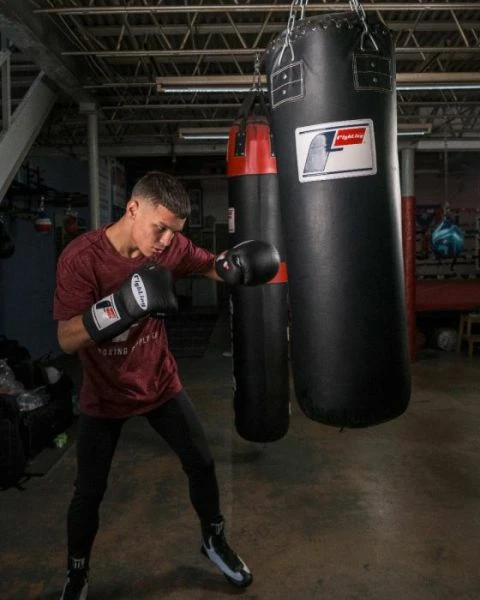 Fighting Sports Synthetic Leather Heavy Punchbag - 100lbs 6 Fighting Sports Synthetic Leather Heavy Punchbag - 100lbs - Image 4