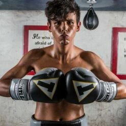 TITLE Icon I-Tech Lace Training Gloves -Venum Sales iitgl lifestyle 1